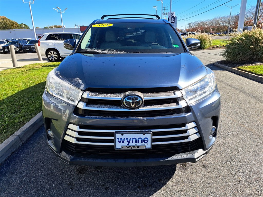 Used 2019 Toyota Highlander XLE image 3