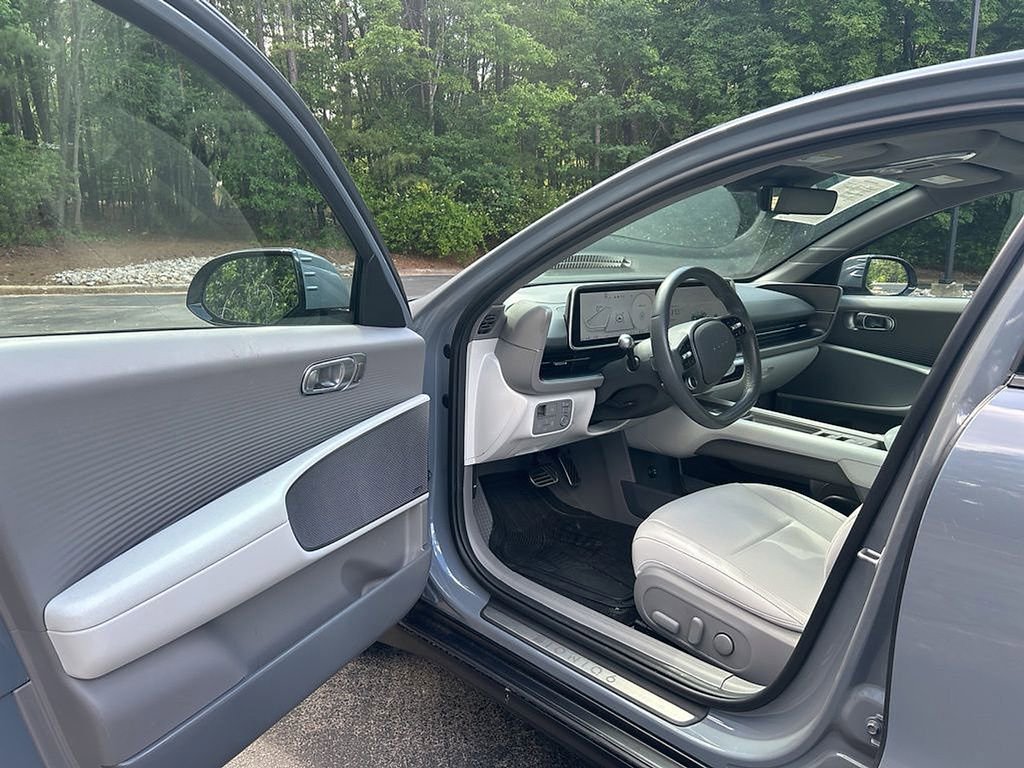 Used 2023 Hyundai Ioniq 6 Limited RWD image 5