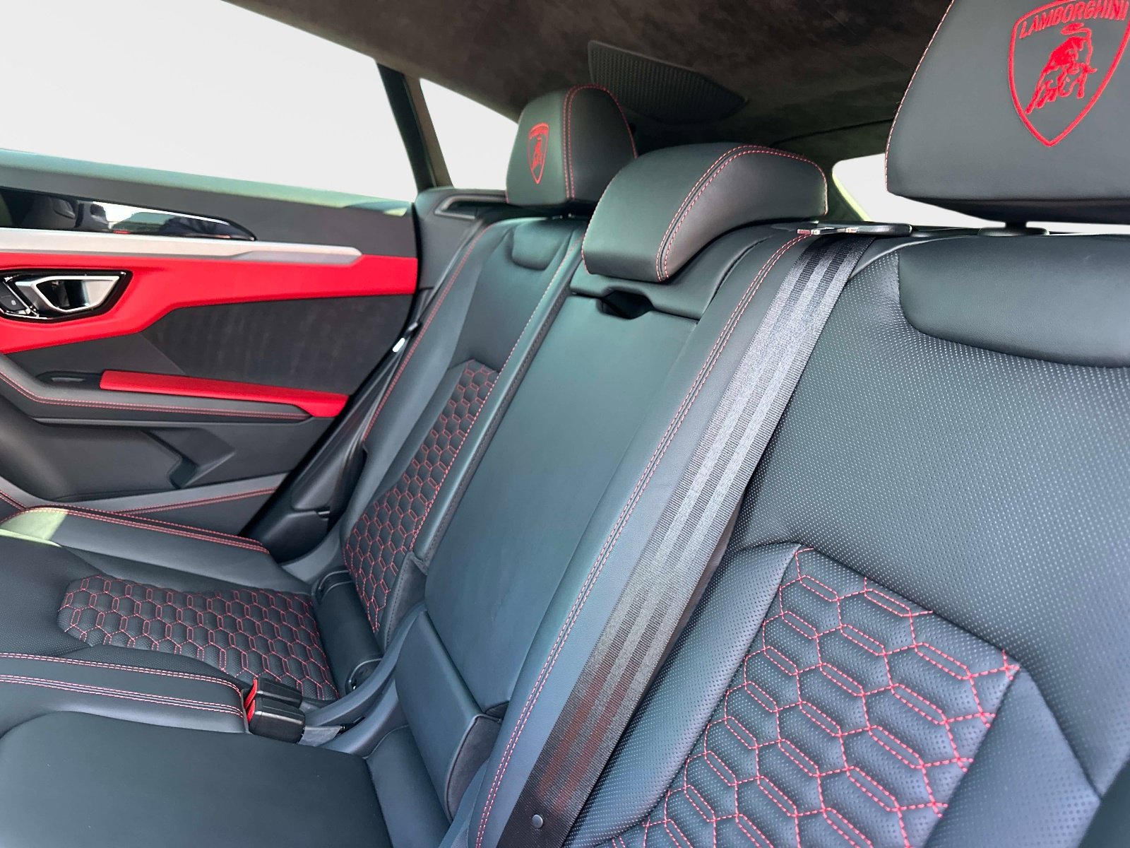 Used 2022 Lamborghini Urus image 13