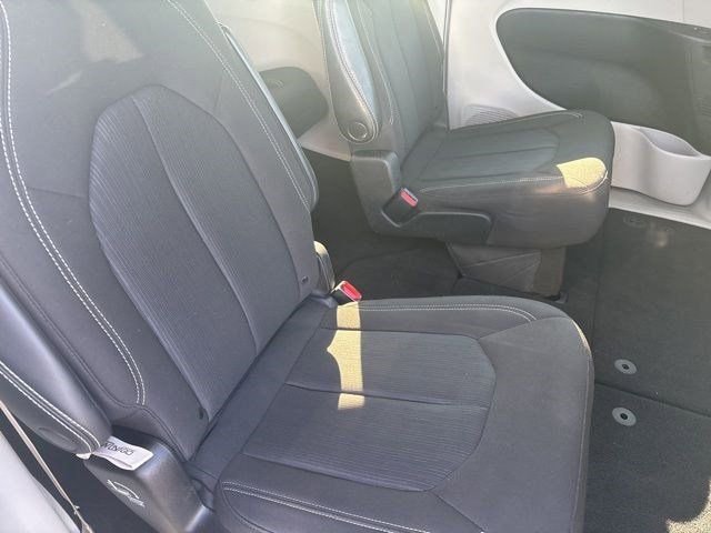 Used 2023 Chrysler Voyager LX image 34
