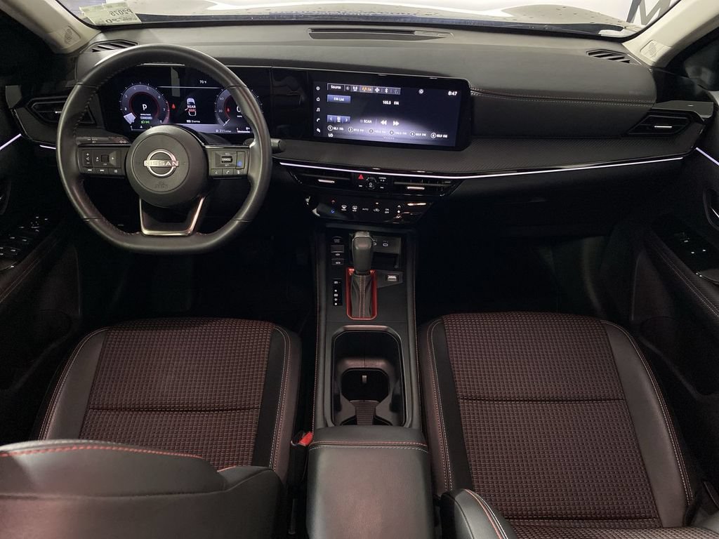 Used 2025 Nissan Kicks SR FWD image 24