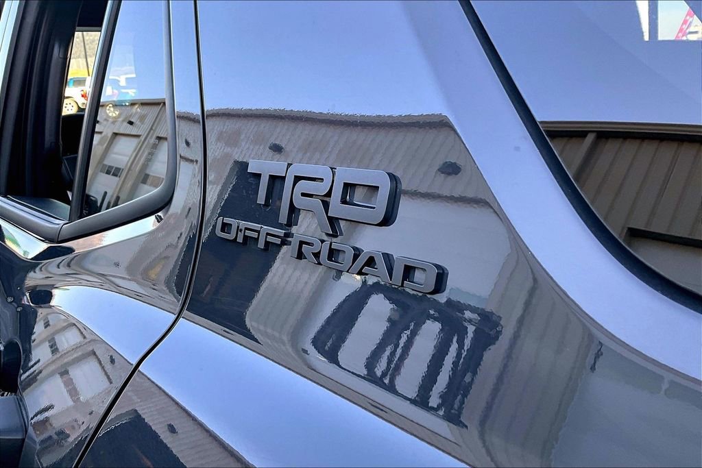 Used 2025 Toyota 4Runner TRD Off-Road image 8