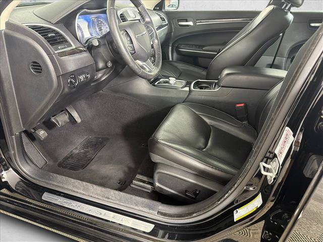 Used 2020 Chrysler 300 Limited RWD image 11