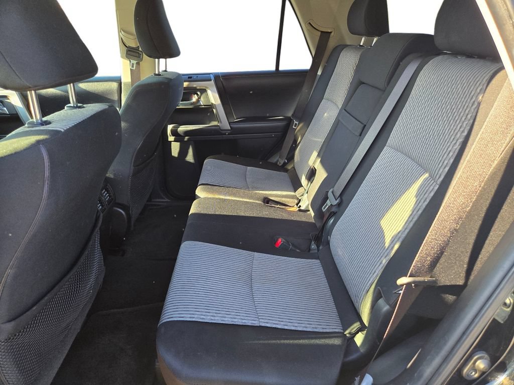 Used 2018 Toyota 4Runner SR5 AWD/4WD image 20