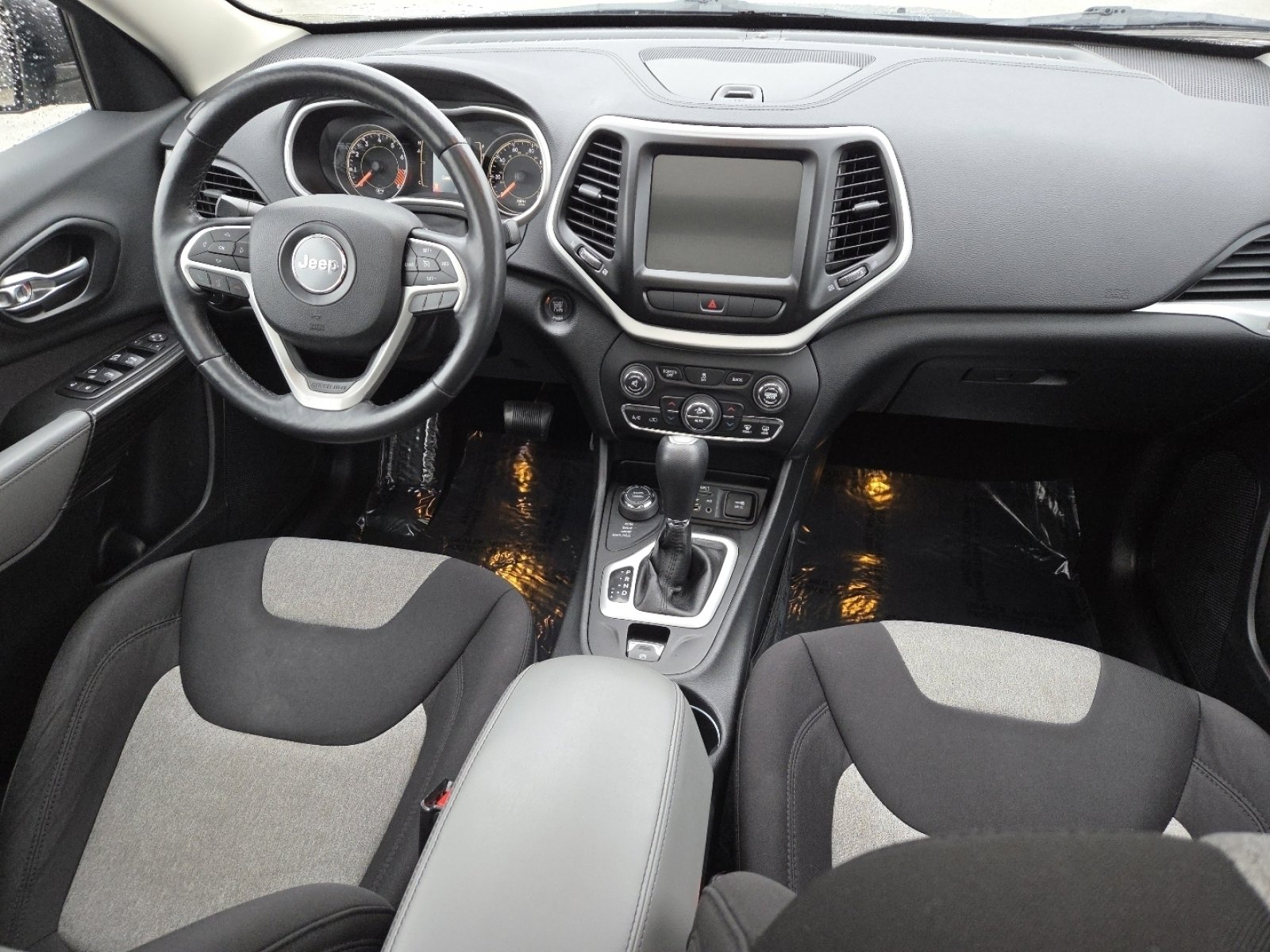 Used 2014 Jeep Cherokee Latitude w/ Comfort/Convenience Group image 23