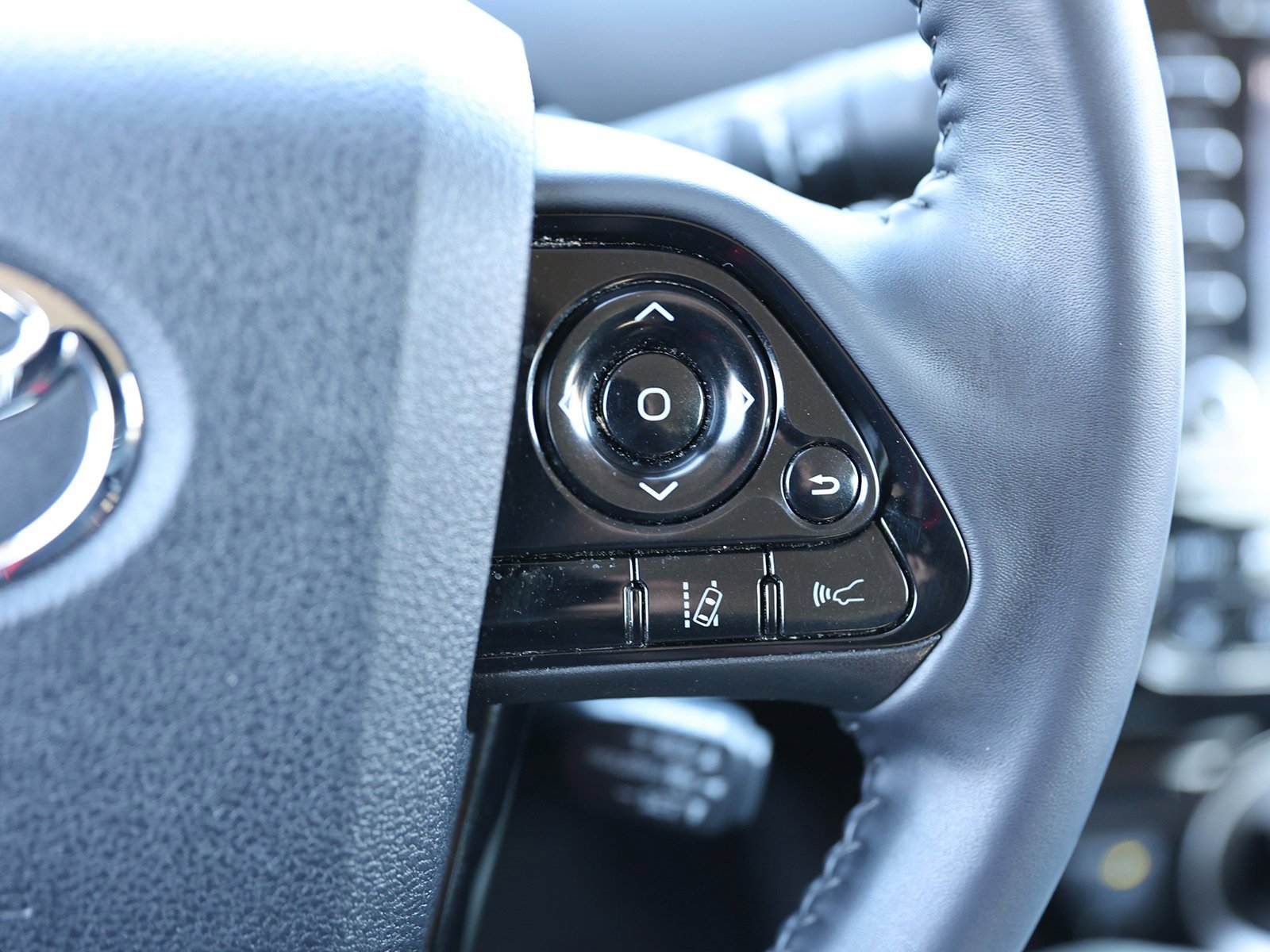 Used 2022 Toyota Prius Prime LE image 38