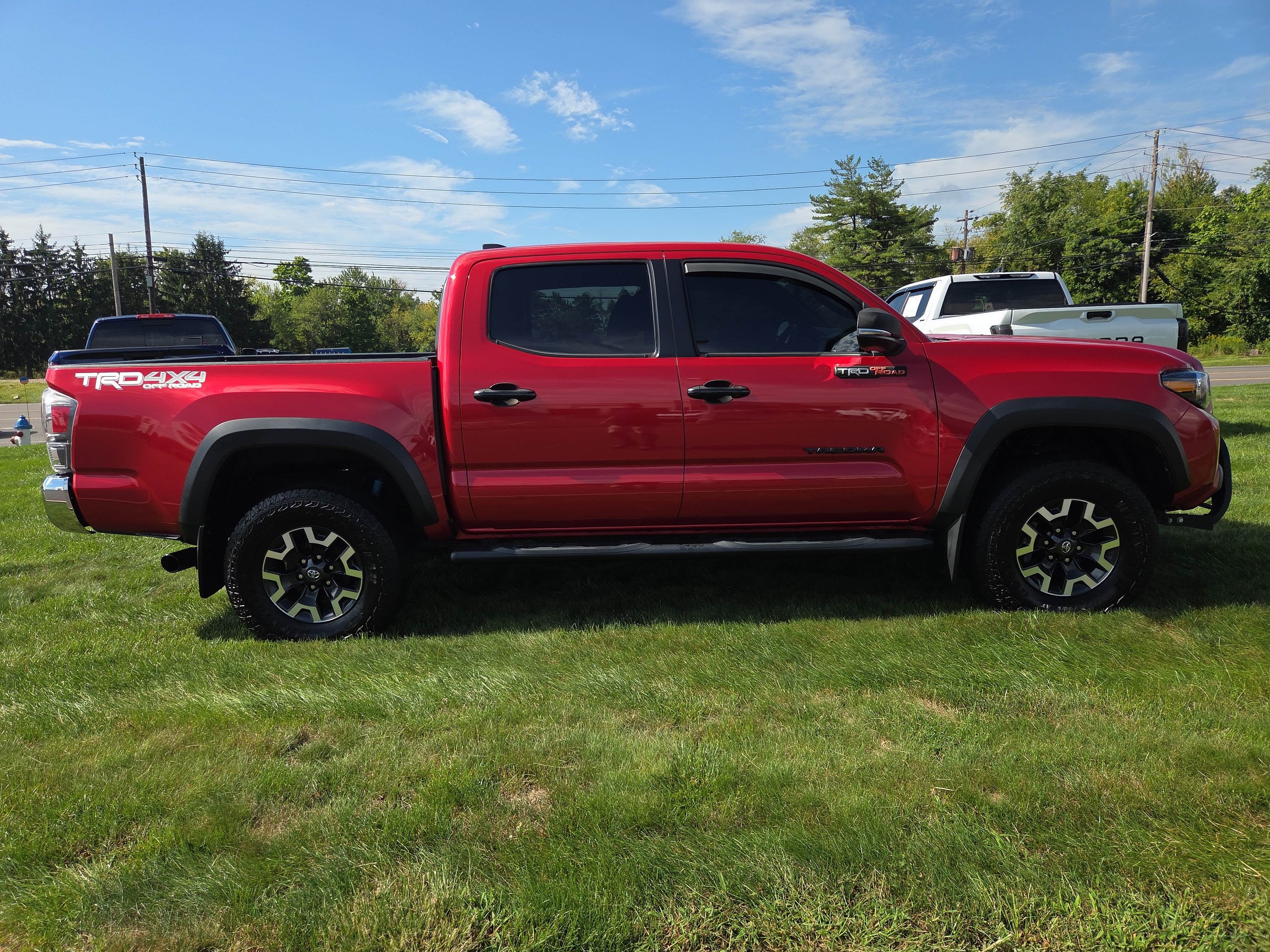 Certified 2022 Toyota Tacoma TRD Off-Road AWD/4WD image 2