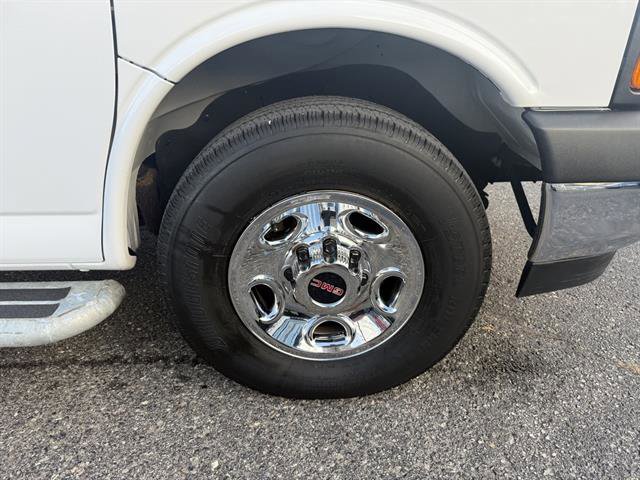 Used 2023 GMC Savana 2500 image 8