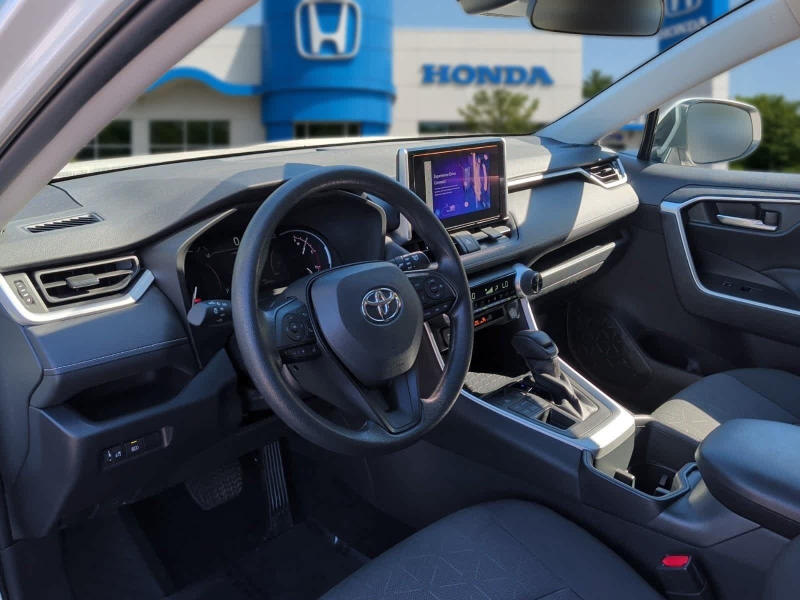 Used 2023 Toyota RAV4 XLE AWD/4WD image 12