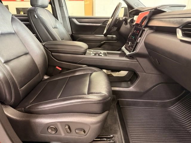 Used 2025 GMC Acadia Elevation w/ Elevation Premium Package AWD/4WD image 32