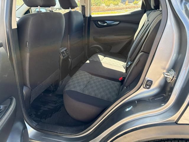 Used 2022 Nissan Rogue Sport SV AWD/4WD image 16