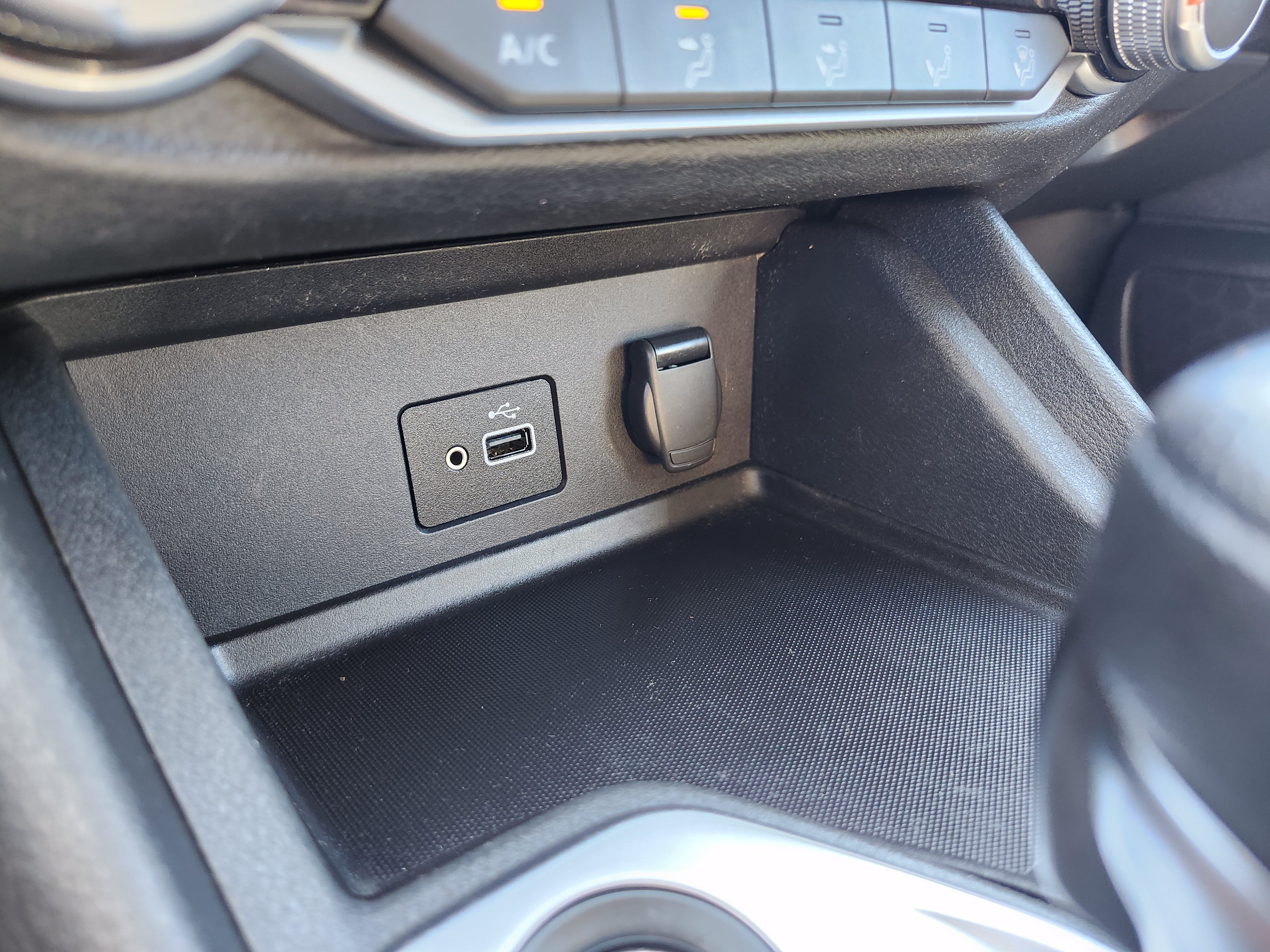 Used 2020 Nissan Sentra S FWD image 28