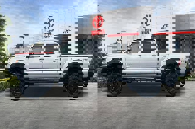 Used 2013 Toyota Tacoma PreRunner w/ TRD Sport Pkg image 8