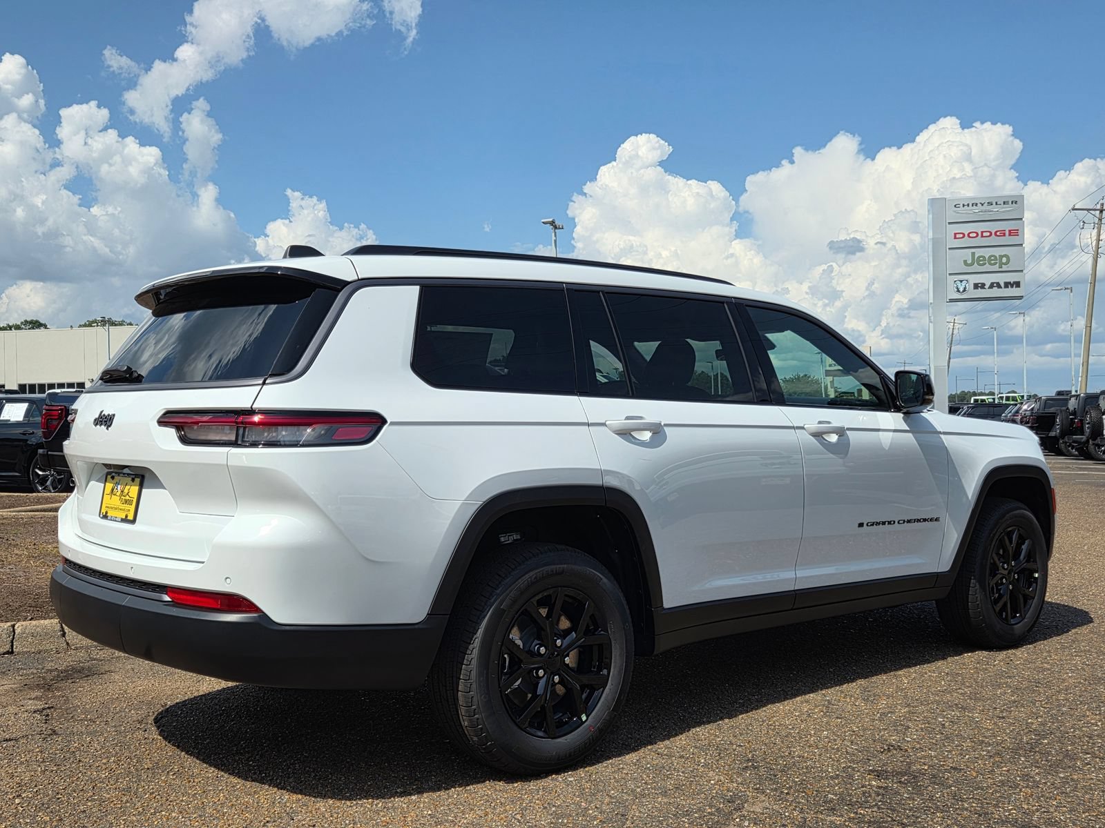 New 2026 Jeep Grand Cherokee L 2WD image 3