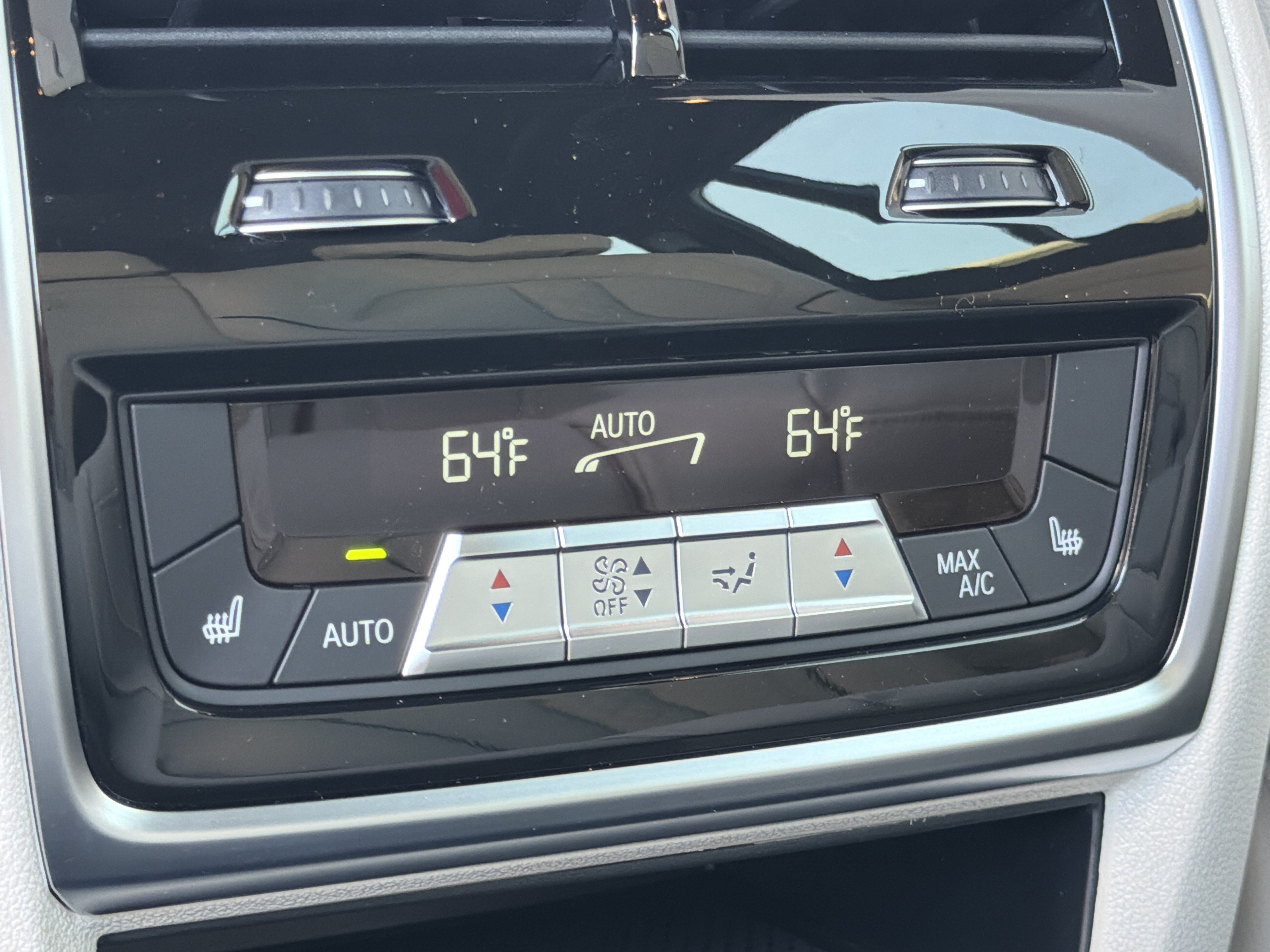 New 2027 BMW X7 M60i AWD/4WD image 22
