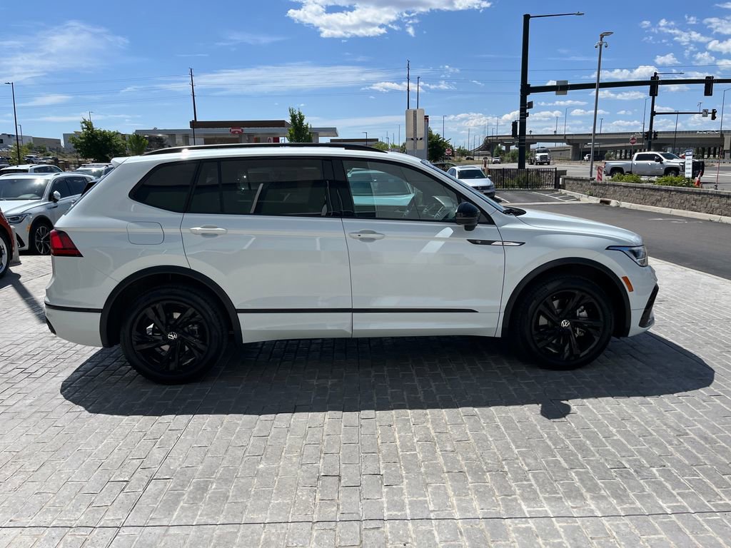 Certified 2024 Volkswagen Tiguan SE R-Line AWD/4WD image 8