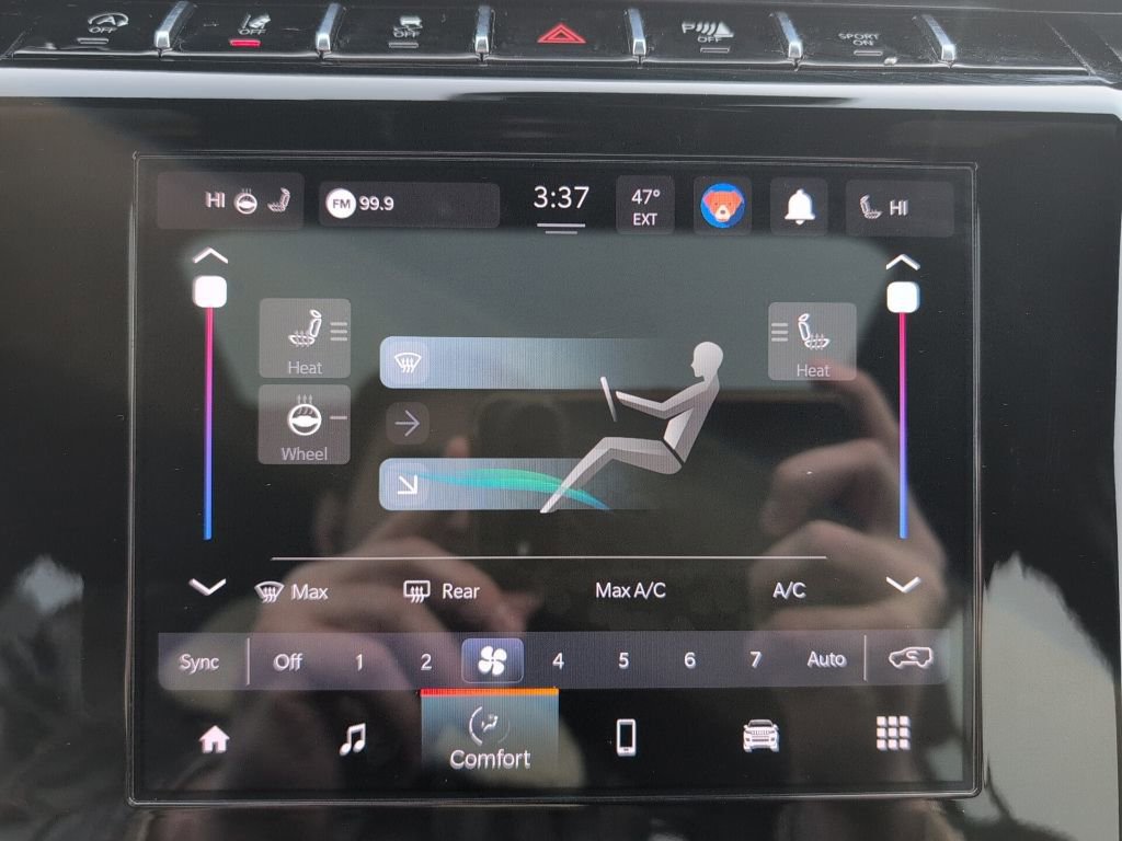 Used 2023 Jeep Grand Cherokee Altitude image 36