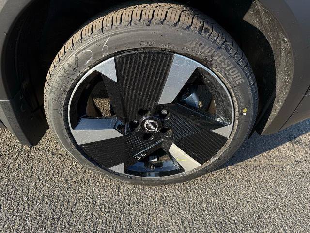 New 2026 Nissan Kicks SR AWD/4WD image 9