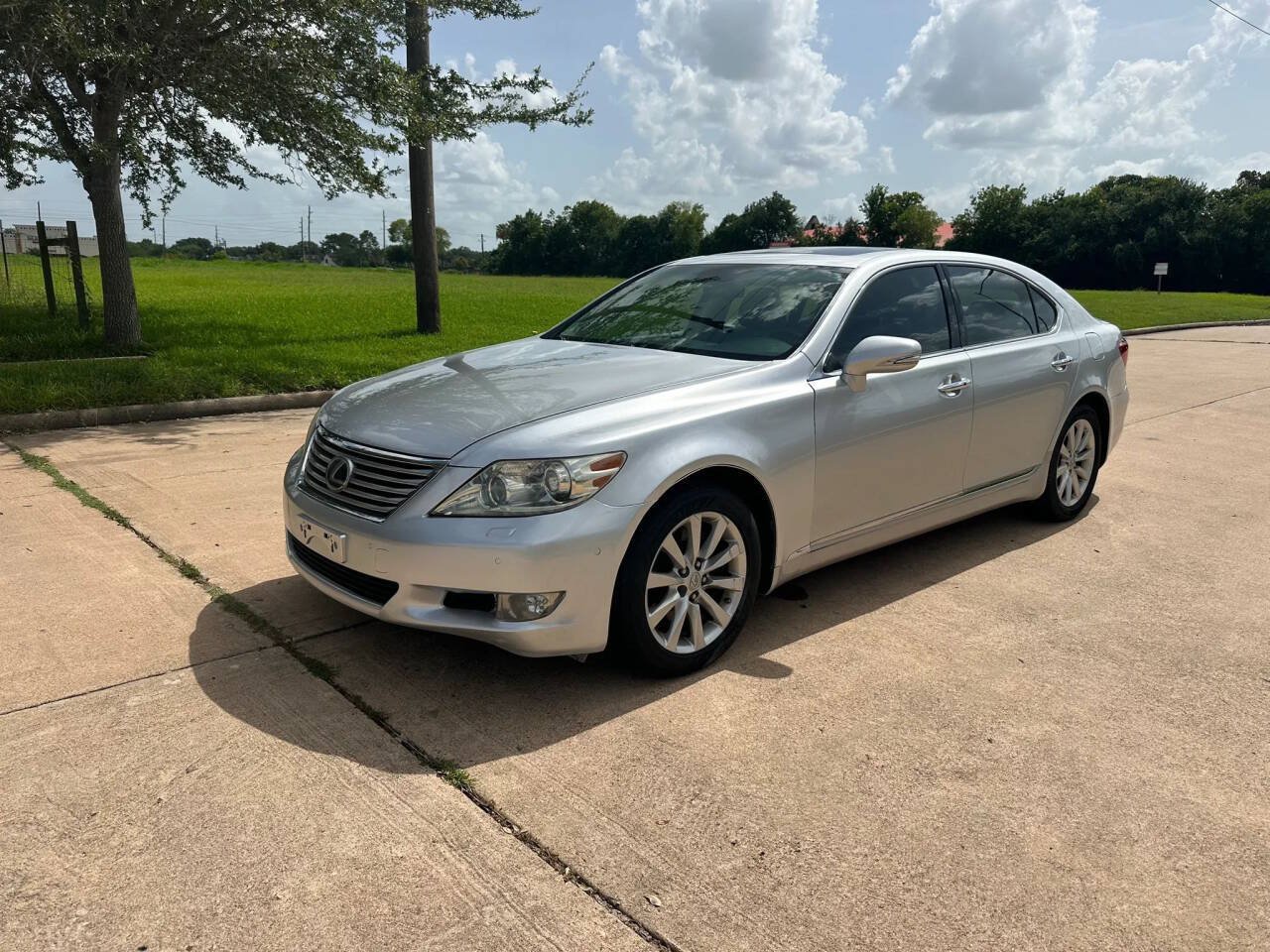 Used 2011 Lexus LS 460 L w/ Rear Seat Upgrade Pkg AWD/4WD image 7
