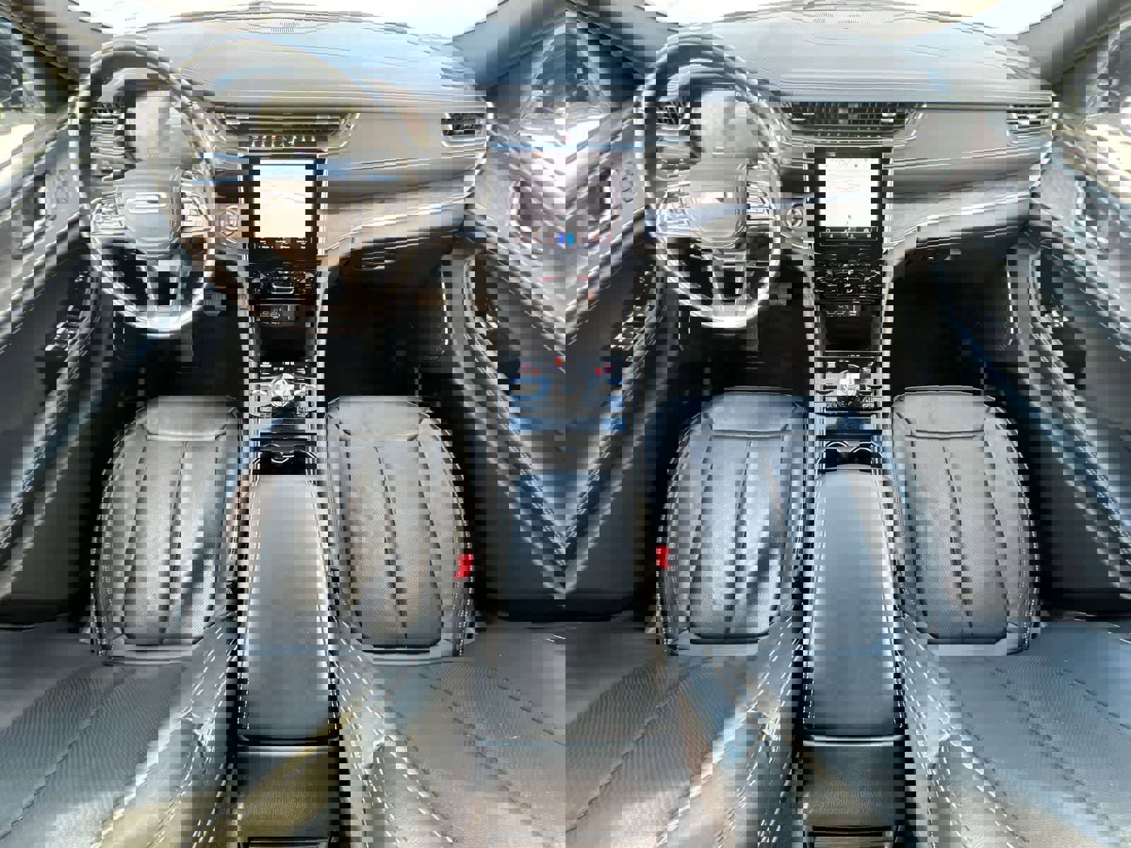 Used 2022 Jeep Grand Cherokee Overland image 15