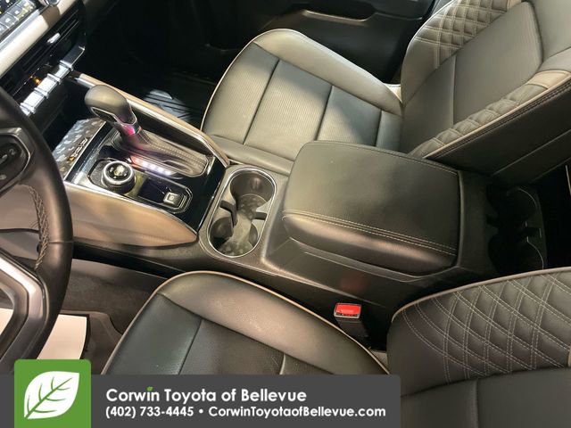 Used 2024 GMC Canyon Denali image 17