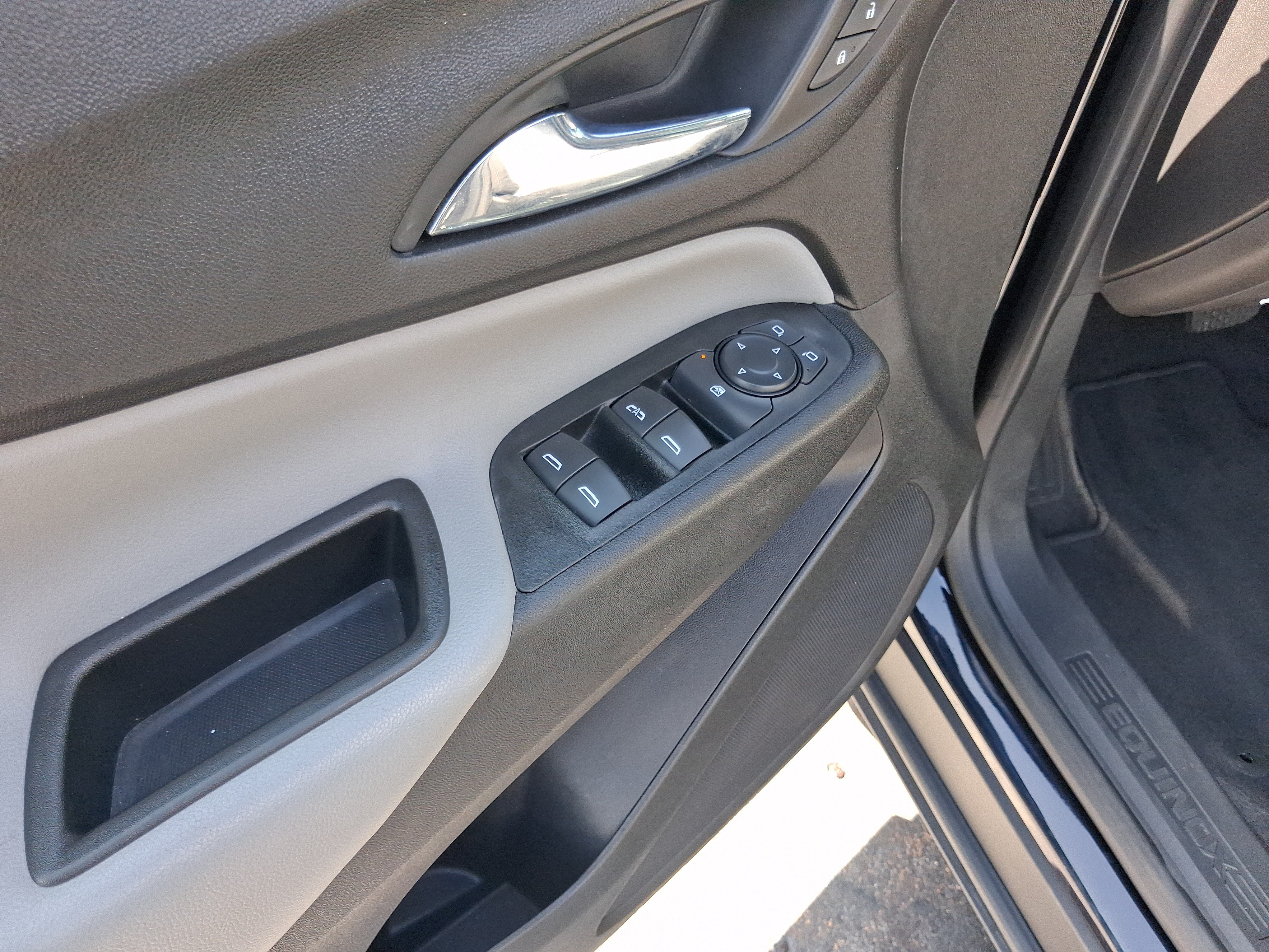 Used 2020 Chevrolet Equinox LT FWD image 13