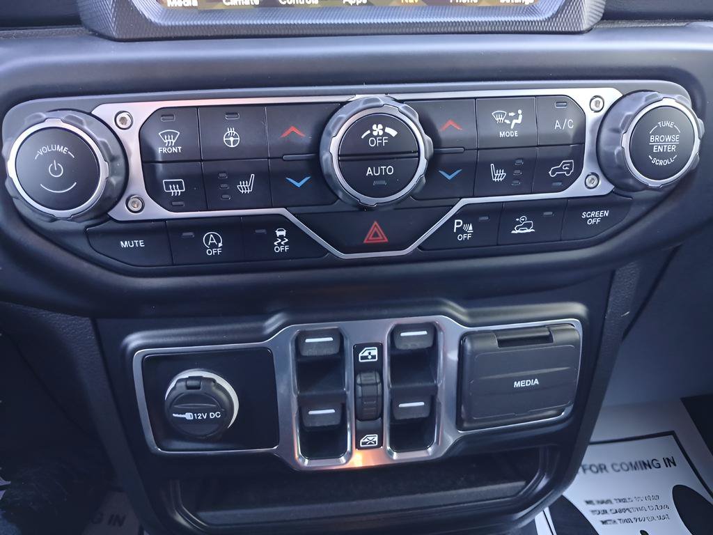 Used 2022 Jeep Wrangler Unlimited Sahara w/ LED Lighting Group AWD/4WD image 17