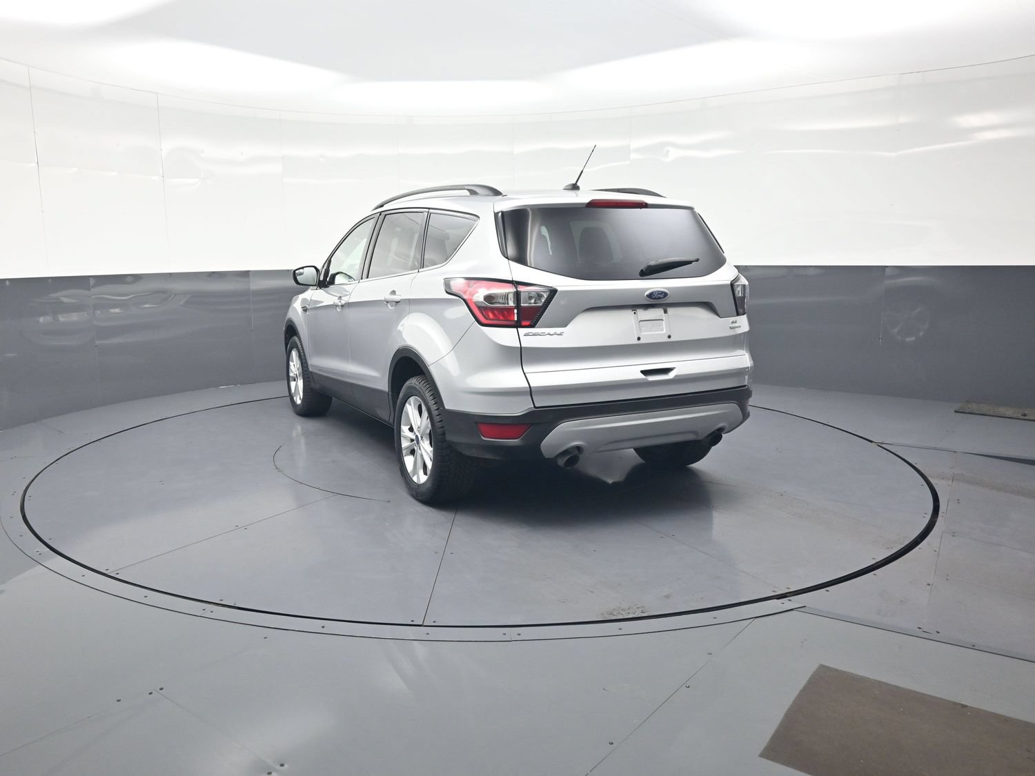Used 2018 Ford Escape SE FWD image 5