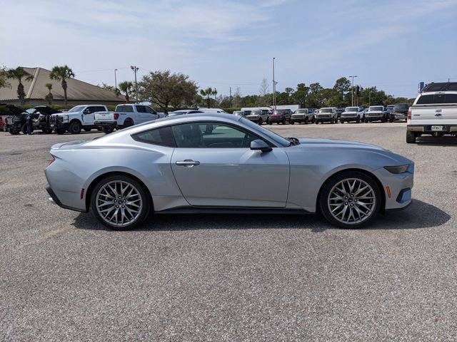 Used 2025 Ford Mustang Premium image 3