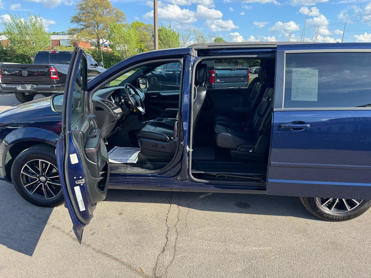 Used 2016 Dodge Grand Caravan R/T FWD image 15