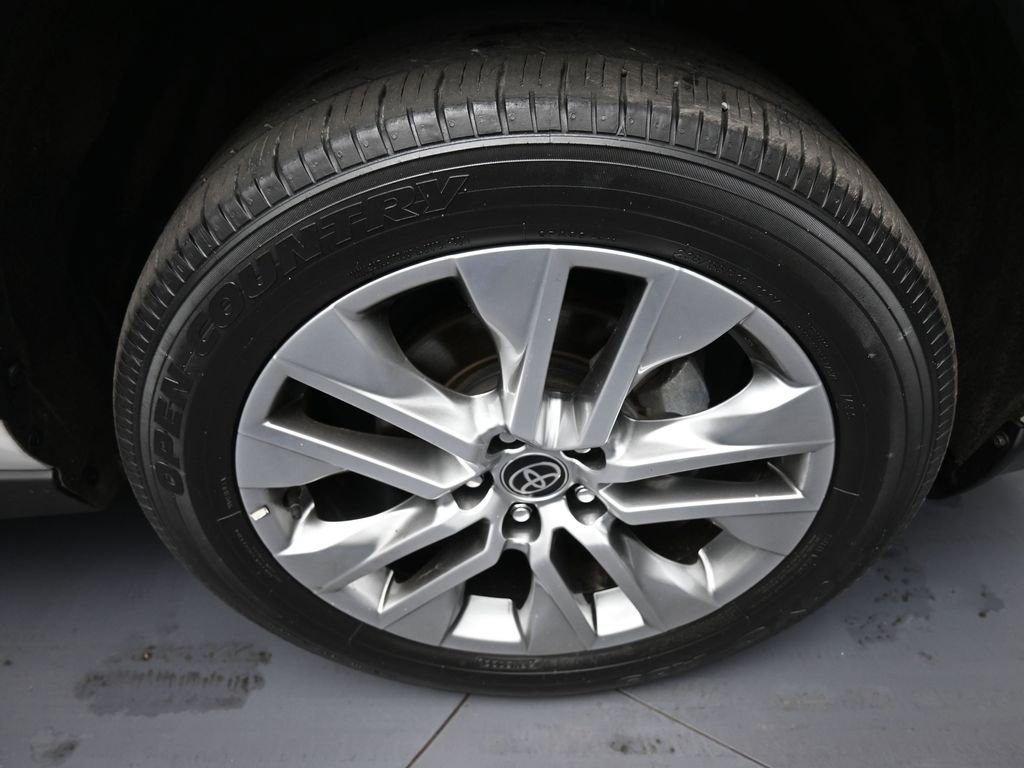 Used 2023 Toyota RAV4 Limited AWD/4WD image 13