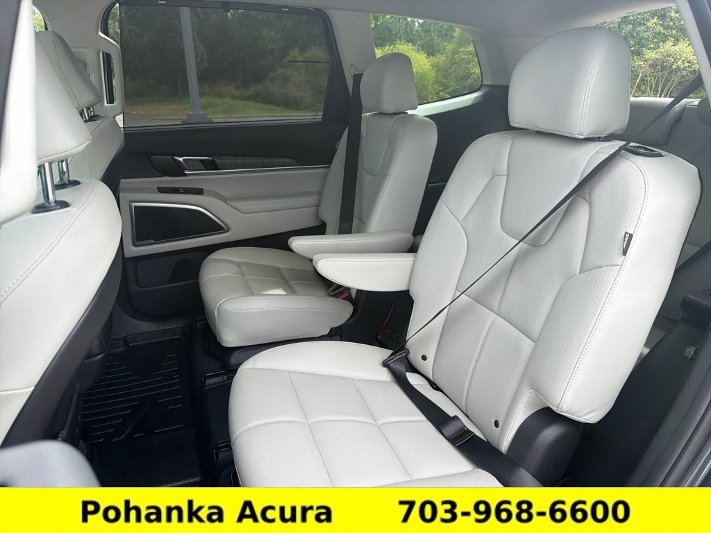 Used 2025 Kia Telluride EX w/ EX Captain's Chair Package AWD/4WD image 27