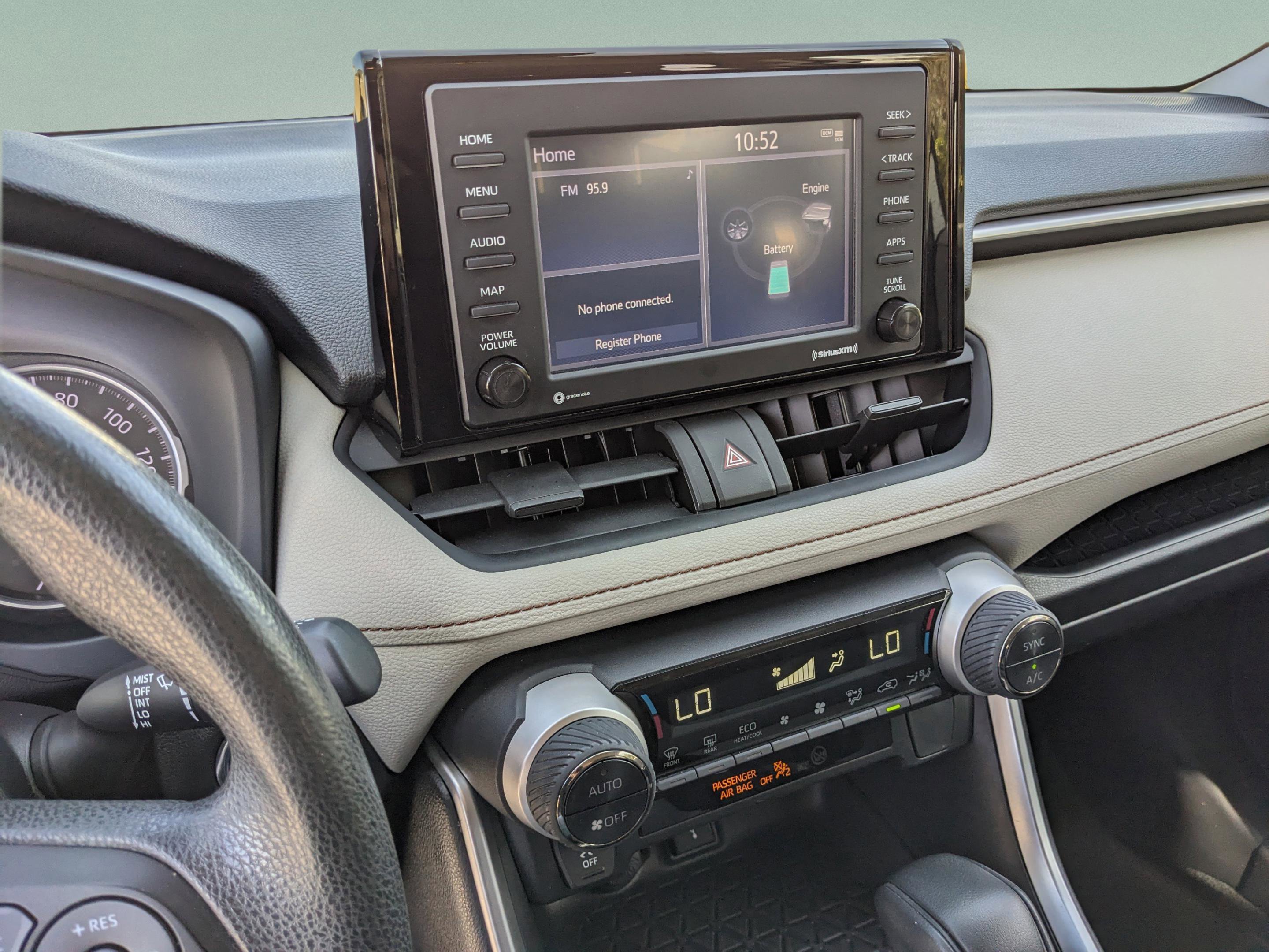 Used 2022 Toyota RAV4 XLE image 18