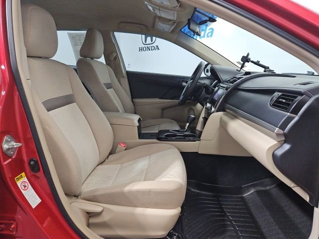 Used 2014 Toyota Camry LE image 28