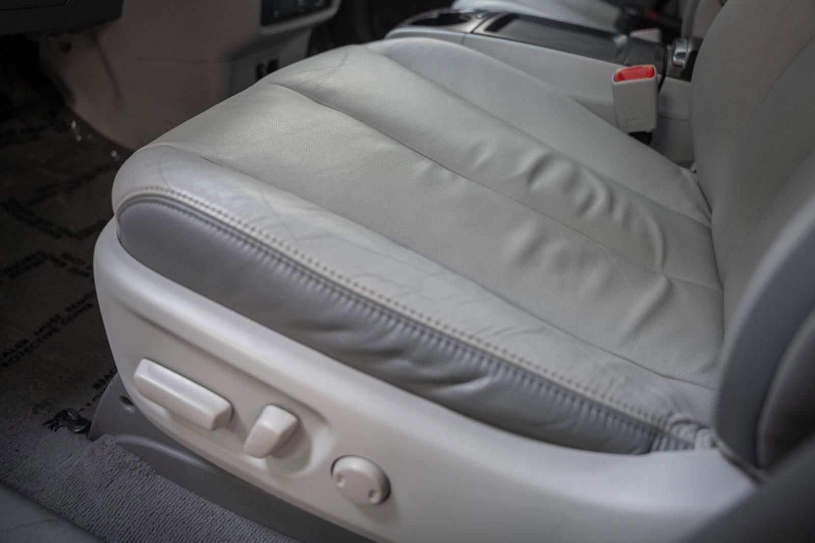 Used 2011 Toyota Sienna Limited w/ Premium Pkg image 44