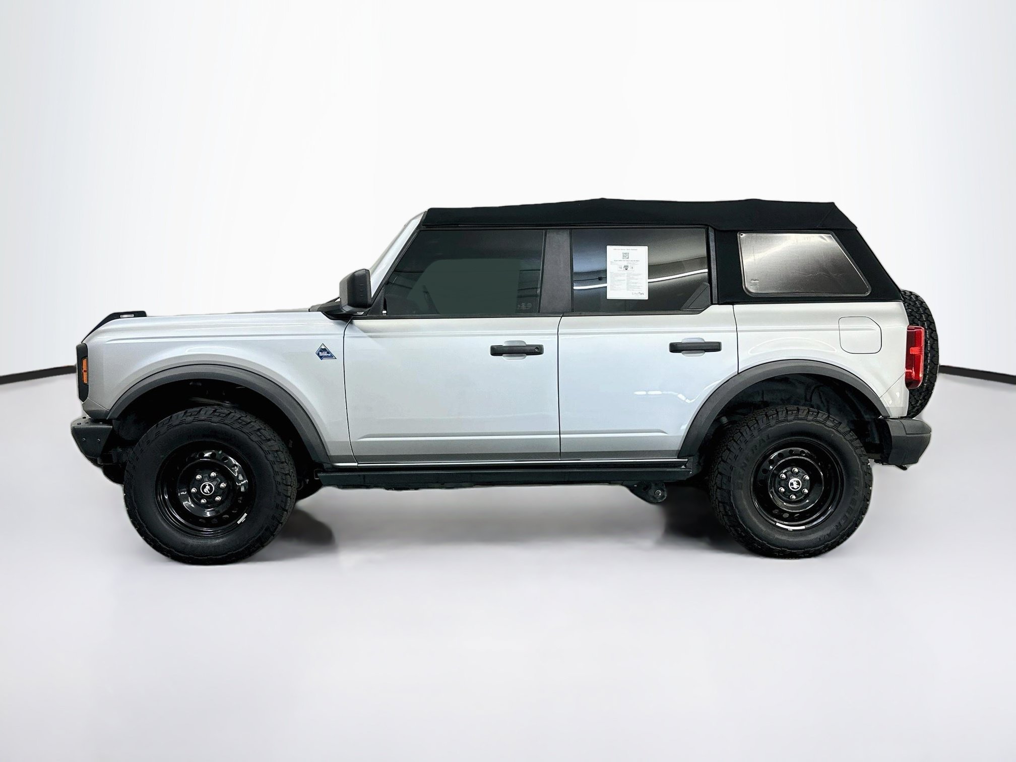 Used 2023 Ford Bronco Black Diamond AWD/4WD image 4