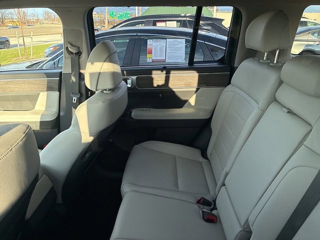 Used 2024 Hyundai Santa Fe Limited image 19