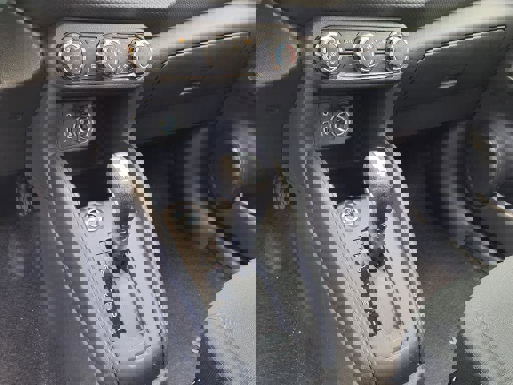 New 2025 Nissan Kicks Play S image 10