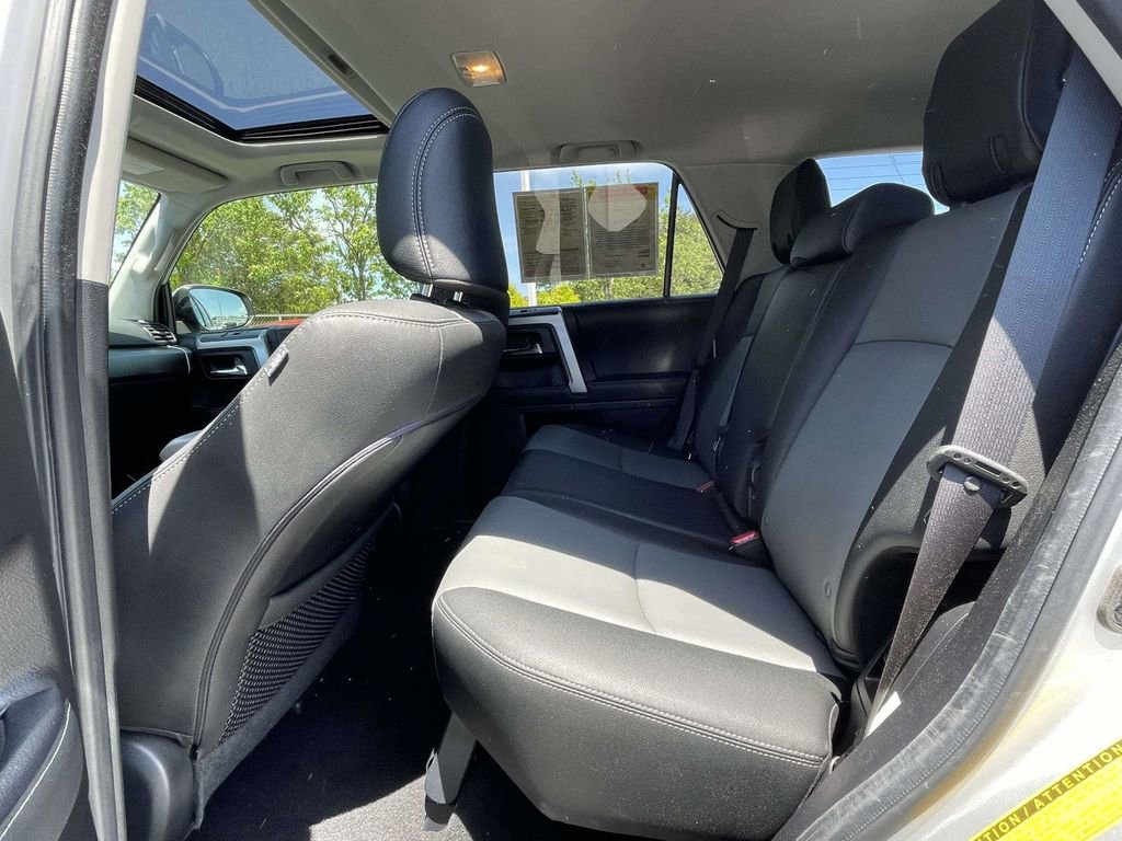Used 2020 Toyota 4Runner SR5 Premium w/ Moonroof Package AWD/4WD image 12