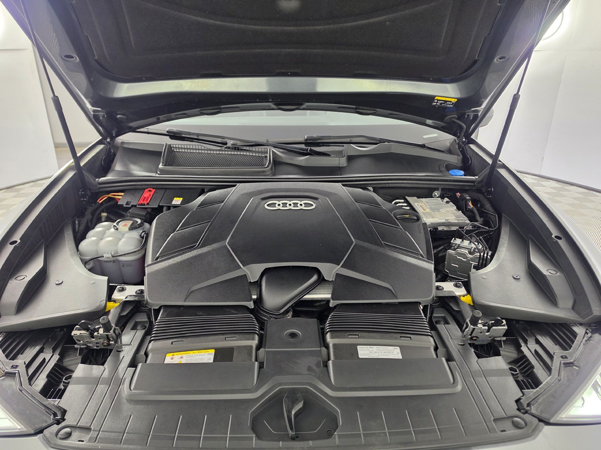 Certified 2023 Audi Q8 Premium Plus w/ Premium Plus Package AWD/4WD image 37