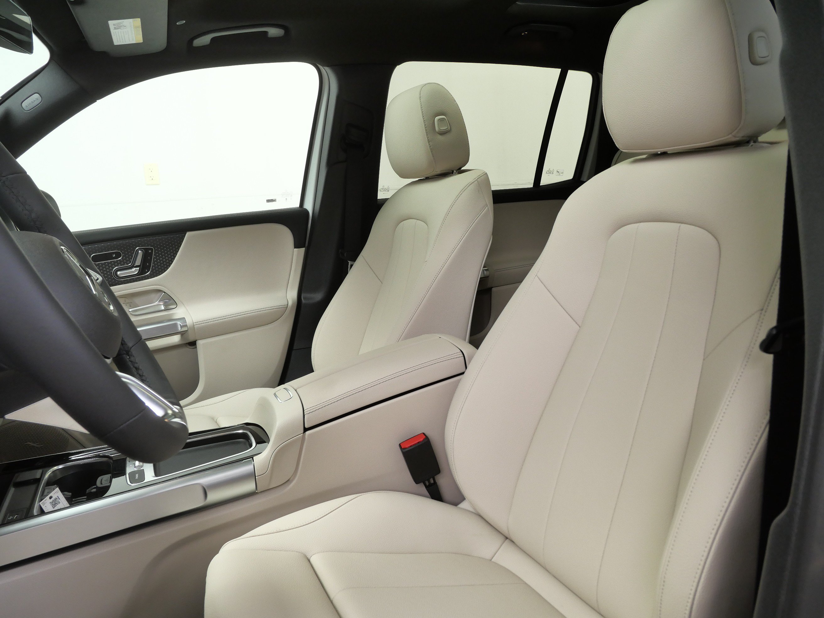 New 2026 Mercedes-Benz GLB 250 4MATIC image 8