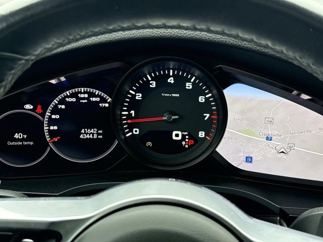 Used 2022 Porsche Cayenne Platinum Edition image 11