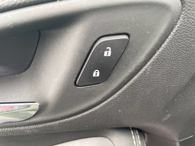 Used 2023 Buick Encore GX Select w/ Sport Touring Package FWD image 12