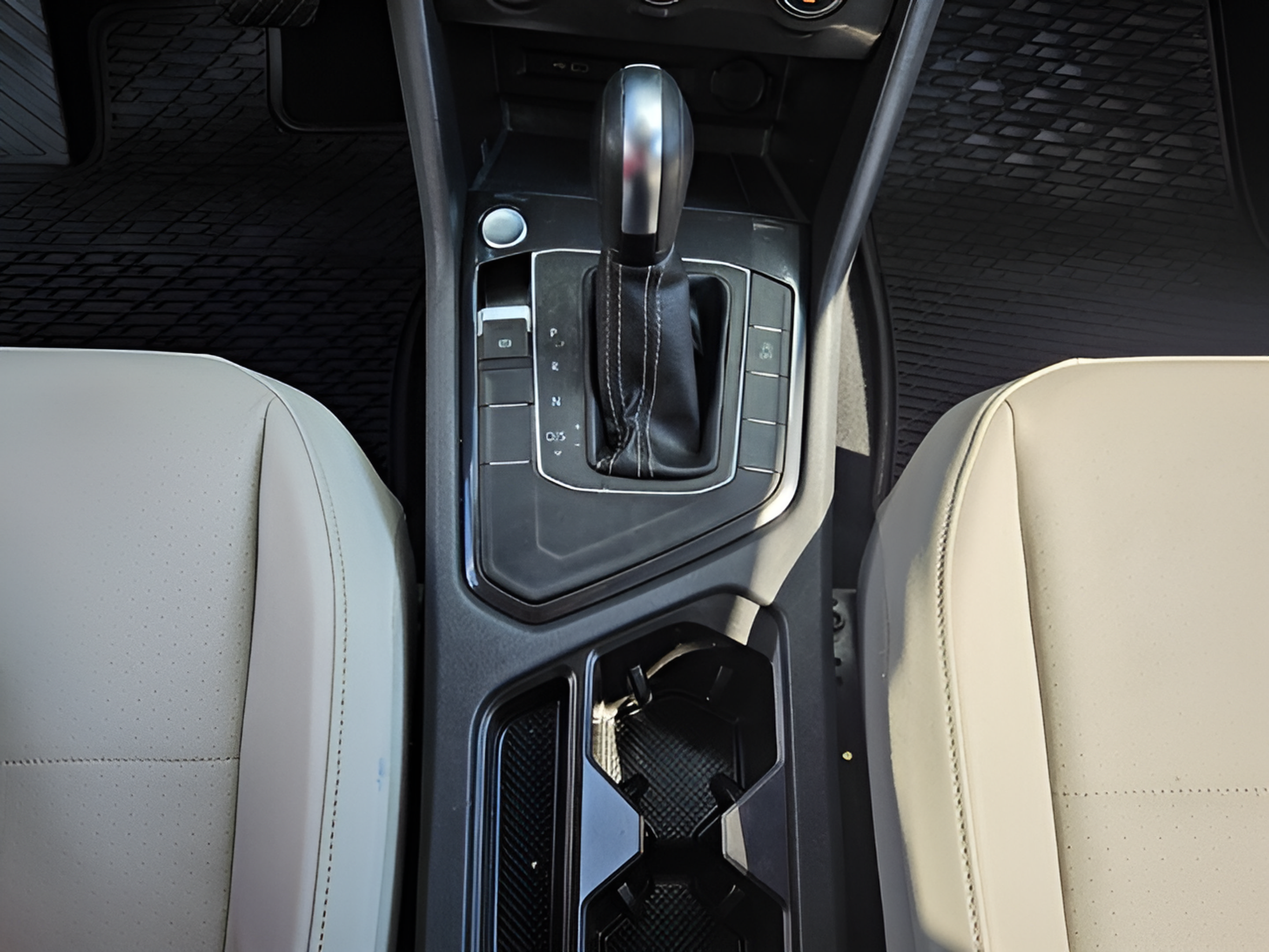 Certified 2021 Volkswagen Tiguan SE FWD image 15