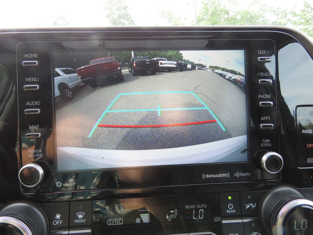 Used 2020 Toyota Highlander XLE AWD/4WD image 26