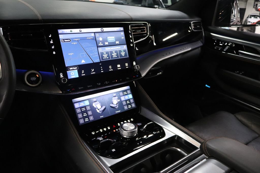 Used 2023 Jeep Grand Wagoneer Series III image 32