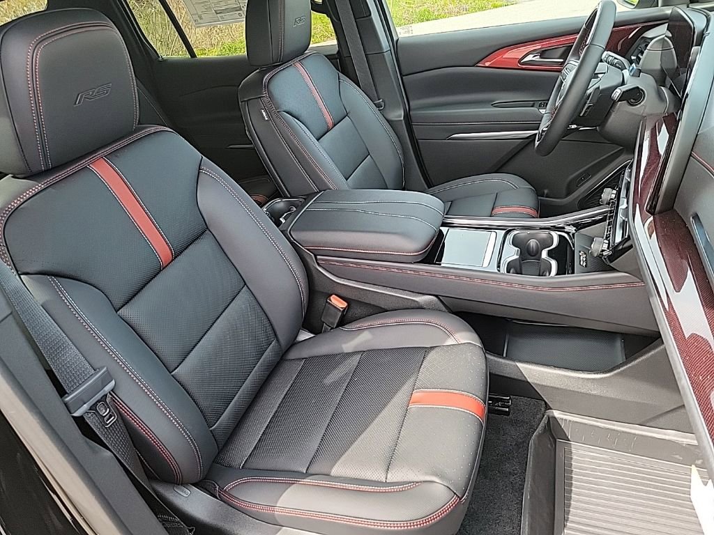 New 2026 Chevrolet Traverse RS w/ LPO, Floor Liner Package AWD/4WD image 19
