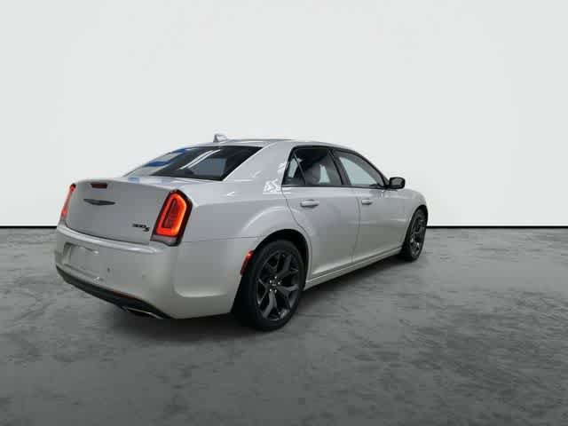 Used 2023 Chrysler 300 S RWD image 3