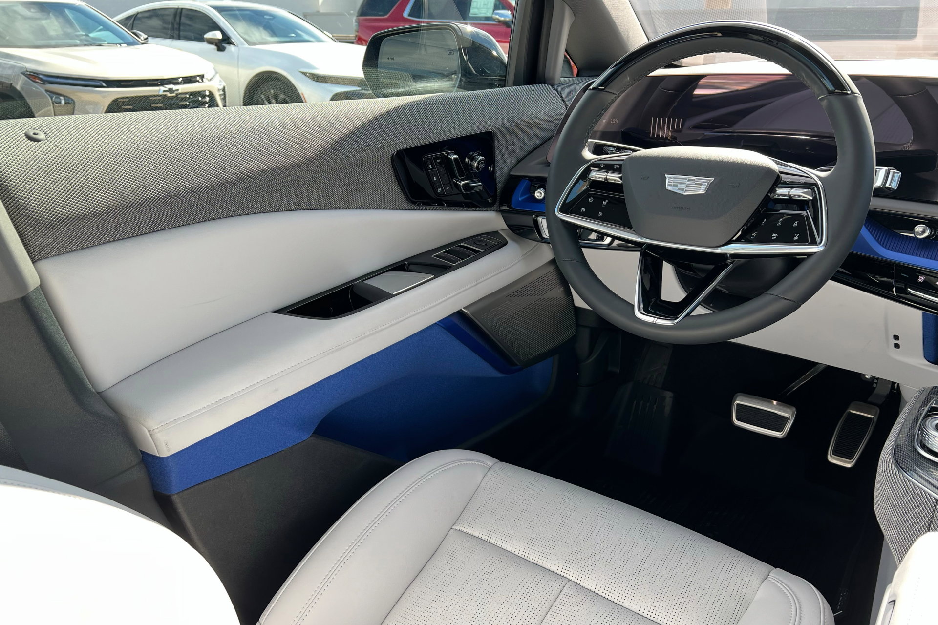 New 2026 Cadillac Optiq Sport 2 w/ LPO, Floor Liner Package AWD/4WD image 12