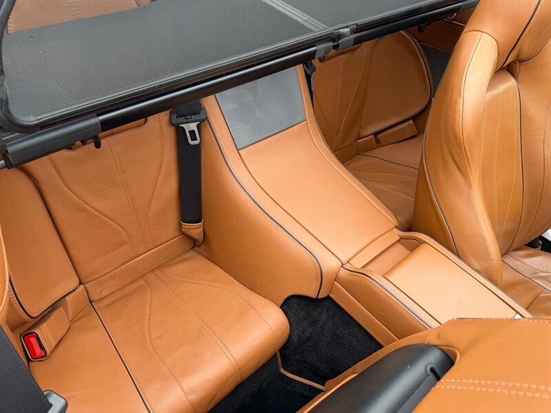 Used 2012 Aston Martin Virage Volante RWD image 22